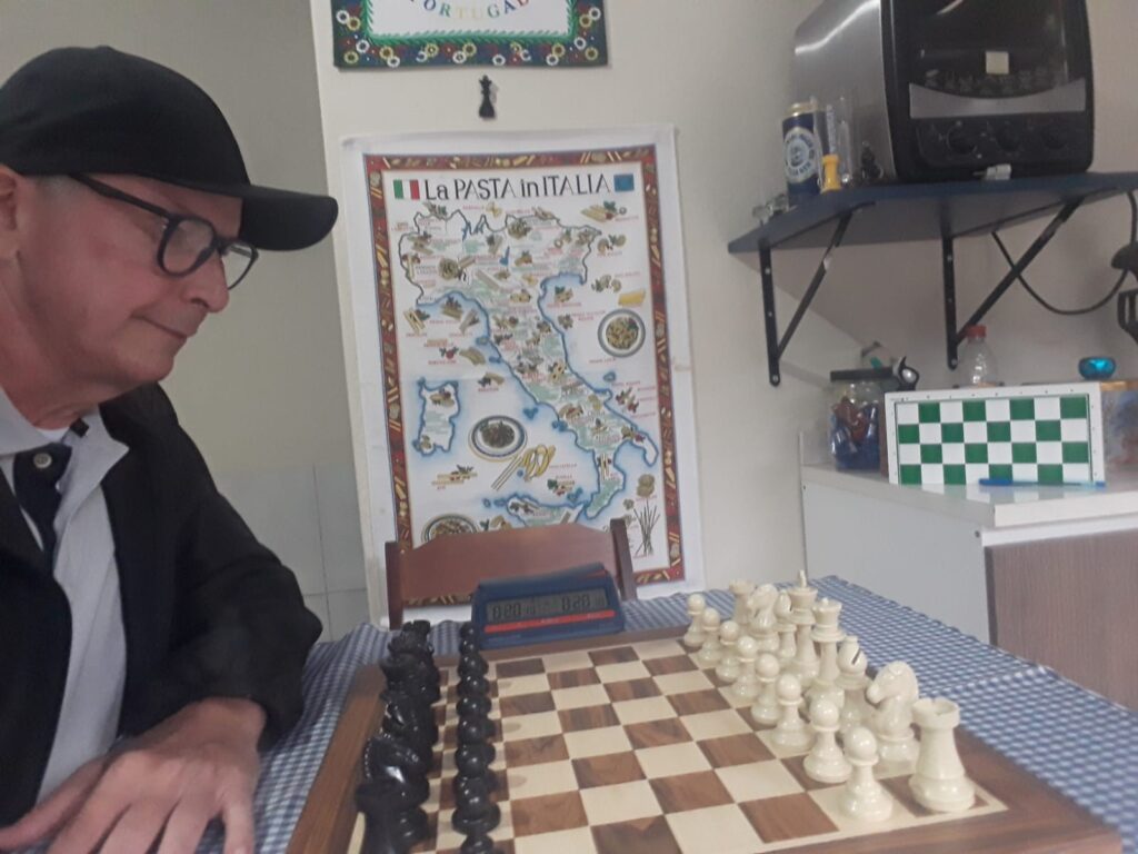 Livros de Xadrez Mequinho e Adriano Caldeira: Para Ensinar e Aprender  Xadrez e o O Xadrez de Um Grande Mestre